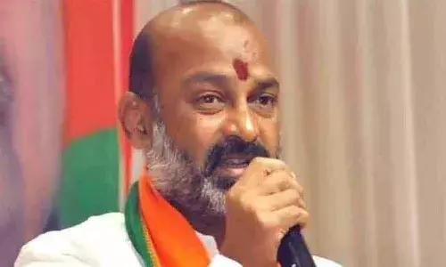 విచారణకు వెళ్లకుండా కొత్త డ్రామాలకు కేసీఆర్ స్కెచ్ వేస్తున్నారు : బండి సంజయ్