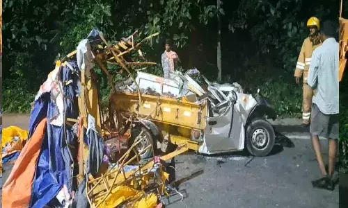 ఘోర రోడ్డు ప్రమాదం.. ఆటోను ఢీ కొట్టిన కంటైనర్.. ఆరుగురు మృతి