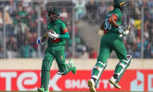 మెహిదీ హసన్ సూపర్ సెంచరీ.. భారీ స్కోరు చేసిన బంగ్లా