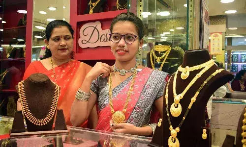 మళ్లీ షాకిచ్చిన బంగారం