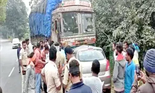 దైవదర్శనానికి వెలుతుండగా రోడ్డు ప్రమాదం.. ముగ్గురు మృతి