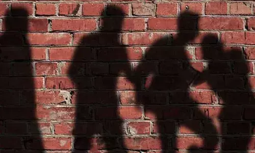 దారుణం.. పెళ్లి భోజనం ముట్టినందుకు దళిత యువకుడిపై దాడి