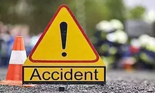 పెళ్లింట విషాదం.. రోడ్డు ప్రమాదంలో తండ్రి మృతి