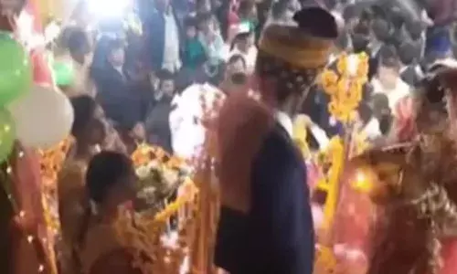 ఓ వైపు పెళ్లి.. మరోవైపు అతిథుల కొట్లాట.. వీడియో వైరల్