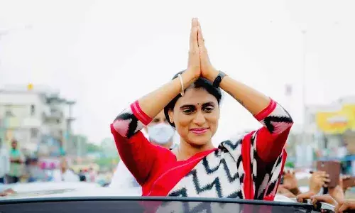 హైకోర్టుకు వెళ్లకుండా.. వైఎస్ షర్మిలను అడ్డుకున్న పోలీసులు