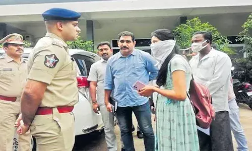 కిడ్నీకి రూ.7 కోట్లు ఆఫర్ చేసిన మోసగాళ్లు.. రూ.16 లక్షలు పొగొట్టుకున్న విద్యార్థిని