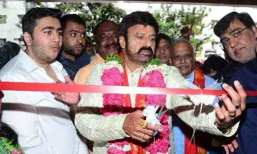 మళ్లీ తెరుచుకున్న‌ తారకరామ థియేటర్..!