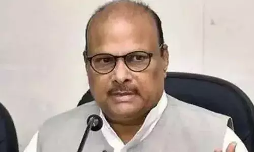 అవినీతి వద్దని అవినీతిపరుడే చెప్పడం కామెడీగా ఉంది