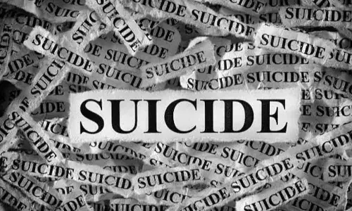 కాలేజీ హాస్టల్లో దారుణం.. 19 ఏళ్ల విద్యార్థి గొంతు కోసుకుని ఆత్మహత్య