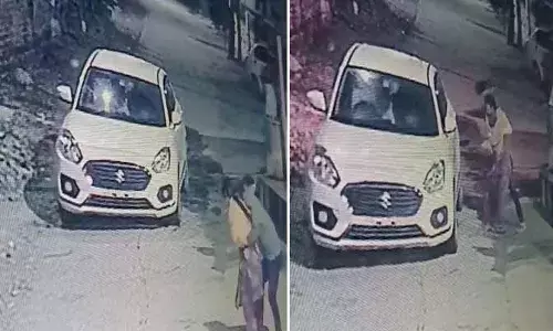 పూజ చేసి బయటకు రాగానే.. యువతి కిడ్నాప్.. తండ్రి పక్కన ఉండగానే..!