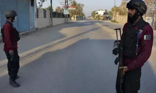 పోలీసు స్టేషన్ ను అదుపులోకి తీసుకున్నాక ఆపరేషన్.. 33 మంది హతం