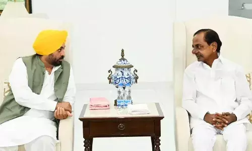 ముఖ్యమంత్రి కేసీఆర్ తో పంజాబ్ సీఎం భగవంత్ మాన్ భేటీ