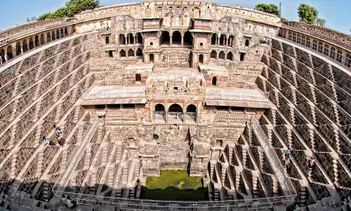 ప్రపంచంలోనే అతిపెద్ద మెట్ల బావి ఇదే