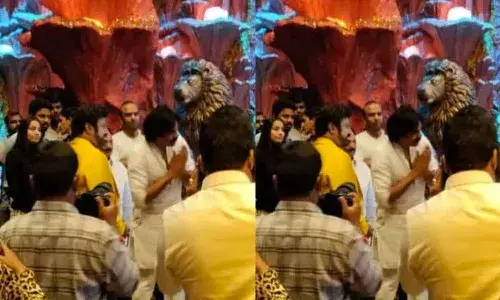 ఆరు కార్లను రిజిస్ట్రేషన్ చేయించిన పవన్ కళ్యాణ్..!