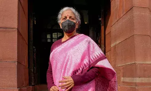 అస్వస్థతకు గురైన కేంద్ర ఆర్థిక మంత్రి నిర్మలా సీతారామన్