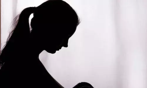 దారుణం.. బిడ్డకు జన్మనివ్వట్లేదని భార్యపై దాడి.. ప్రైవేట్‌ భాగాలకు తీవ్ర గాయాలు చేసి..