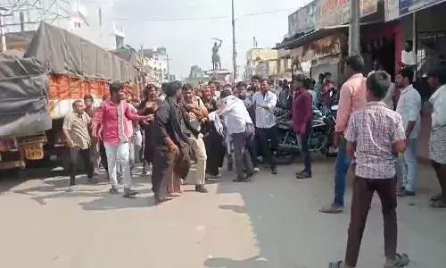 భైరి నరేష్పై కేసు నమోదు