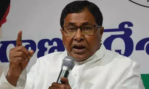 ప్రజాస్వామ్య పోరాటాలను ప్రభుత్వం ఆహ్వానించాలి : జానారెడ్డి