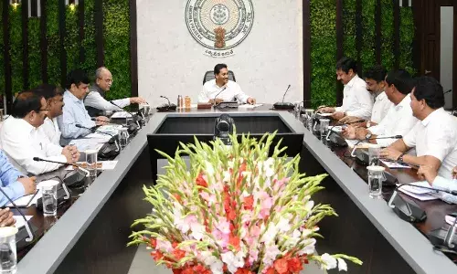 గృహనిర్మాణశాఖపై సీఎం జగన్ సమీక్ష