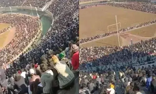 స్టేడియంలో రాత పరీక్ష.. ఇలా ఎప్పుడు చూసి ఉండరు