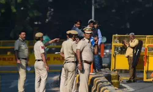 దారుణం.. మరో వర్గానికి చెందిన వారితో మాట్లాడినందుకు వ్యక్తిని కొట్టి చంపారు