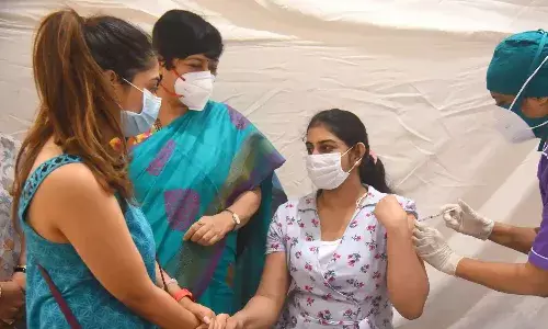 రెండో బూస్టర్ డోస్పై చర్చ..!