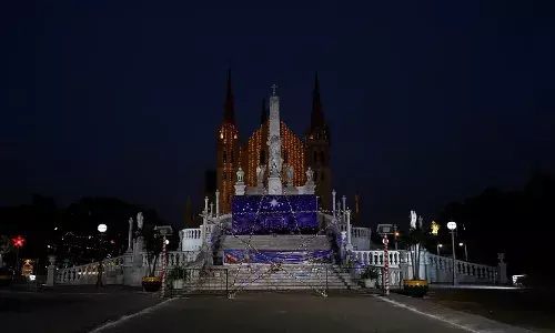 రాత్రి 8.30 గంటలకే మార్కెట్లు, మాల్స్ బంద్