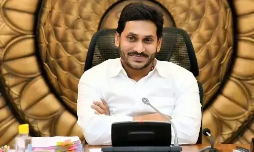 గ్రామ సచివాలయాలపై సీఎం జగన్ సమీక్ష.. ఖాళీల భర్తీకి అనుమతి