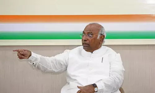 70 ఏళ్లుగా రాజ్యాంగాన్ని కాపాడింది కాంగ్రెస్సే.. బీజేపీపై నిప్పులు చెరిగిన ఖర్గే