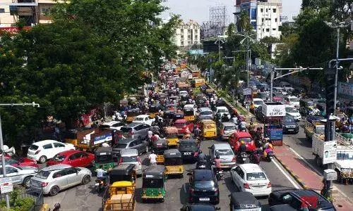 7 టూంబ్స్ టోలీచౌకి రహదారి 20 రోజులు మూసివేత.. మళ్లింపులు ఇలా