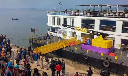 అత్యంత పొడవైన రివర్ క్రూయిజ్ను ప్రారంభించిన మోదీ