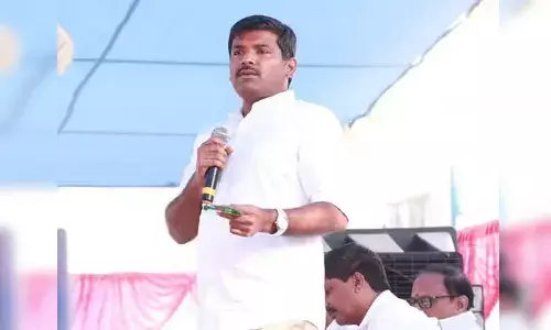 పవన్‌ కల్యాణ్‌ రాజకీయ వ్యభిచారి: మంత్రి గుడివాడ