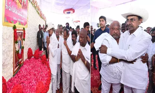 మంత్రి గంగులను పరామర్శించిన సీఎం కేసీఆర్