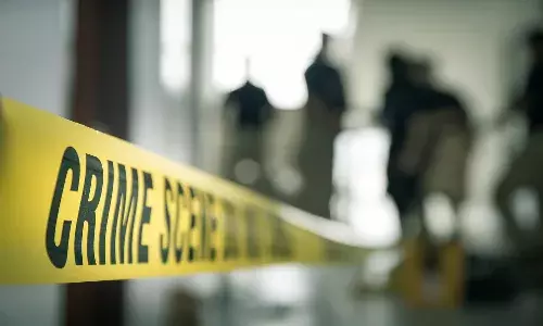 పేషెంట్స్ లాగా వచ్చి డాక్టర్పై కాల్పులు జరిపారు..!