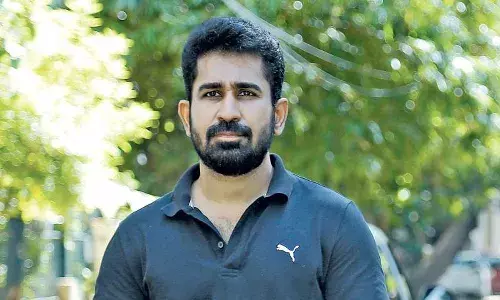 బిచ్చగాడు ఫేమ్ విజయ్ ఆంటోనికి తీవ్రగాయాలు.. ఆస్పత్రికి తరలింపు