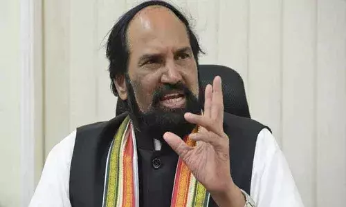 ఖమ్మం సభలో కేసీఆర్ రైతులకు క్షమాపణ చెప్పాలి