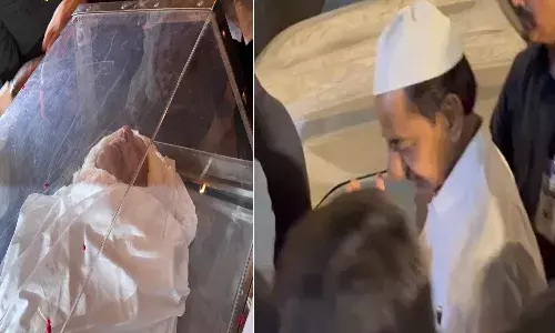 ముకర్రం ఝా పార్థివదేహానికి నివాళులు అర్పించిన సీఎం కేసీఆర్