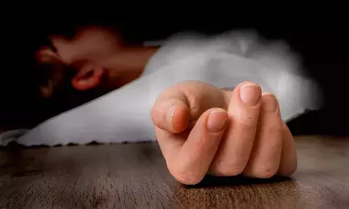 అమ్మ‌మ్మ ఇంటికి వెళ్లి వ‌స్తుండ‌గా అనుమానాస్ప‌ద స్థితిలో బాలిక మృతి