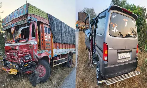 ఘోర రోడ్డు ప్ర‌మాదం.. కారు, లారీ ఢీ.. 9 మంది మృతి