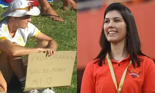 కావ్య కు ప్రపోజ్ చేసిన సఫారీ ఫ్యాన్.. మేం కూడా లైన్లో ఉన్నామంటున్న భారత అభిమానులు