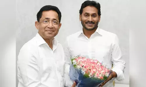 సీఎం జగన్ను కలిసిన జోయాలుక్కాస్ చైర్మన్