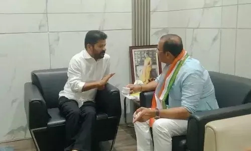 బిగ్బ్రేకింగ్ : రేవంత్తో కోమటిరెడ్డి వెంకట్రెడ్డి భేటీ