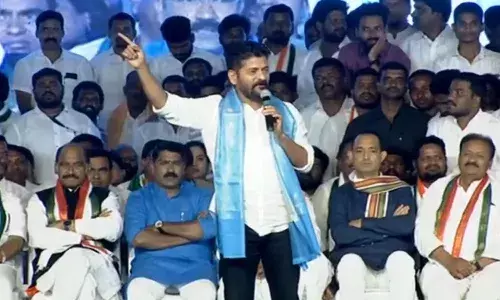పంచె కట్టిన ప్రతీవాడు వైఎస్ రాజశేఖరరెడ్డి కాడు : రేవంత్ రెడ్డి