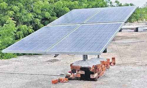 మార్చి నాటికి తెలంగాణలోని 500 ప్రభుత్వ పాఠశాలల్లో సోలార్ విద్యుత్