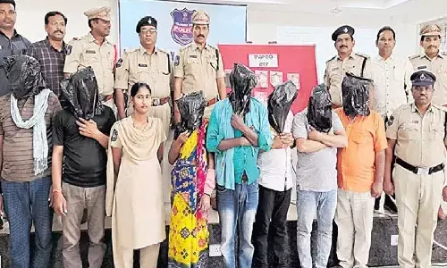 కామారెడ్డి జిల్లాలో దారుణం.. డబ్బుల కోసం కుమార్తెల అమ్మకం