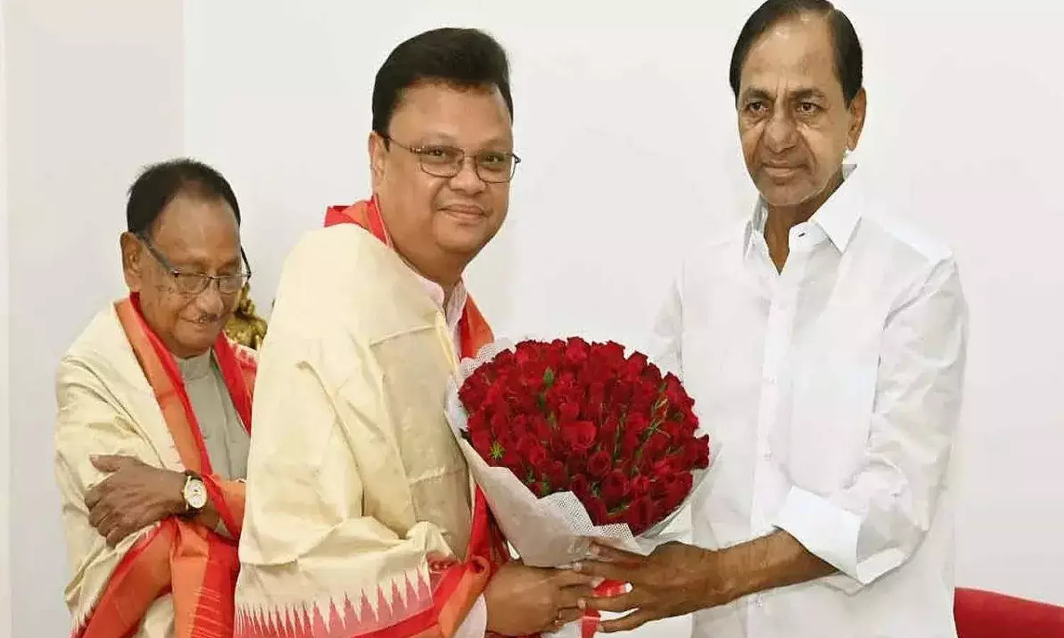 బీఆర్‌ఎస్‌లోకి మాజీ సీఎం, ఆయన కుమారుడు.!