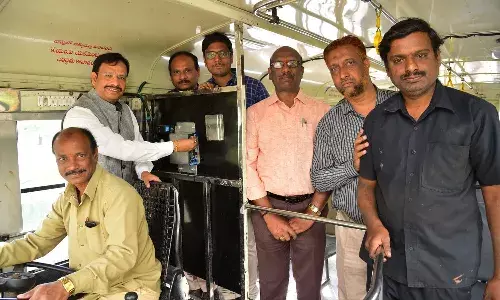 ప్రయాణికుల వినోదం కోసం టీఎస్ఆర్టీసీ రేడియో’
