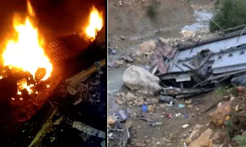 ఘోర ప్రమాదం.. లోయలో పడిన బస్సు.. 39 మంది సజీవ దహనం