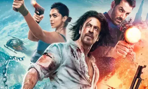 బాలీవుడ్ బాద్ షా అంటే ఇట్లానే ఉంటాది.. 4 రోజుల్లో రూ.400 కోట్ల కలెక్షన్స్..!