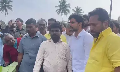 అరటి రైతులతో లోకేష్‌ భేటీ.. అధికారంలోకి వచ్చాక ఆదుకుంటామని హామీ